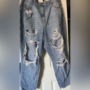 American Eagle Distressed Jeans